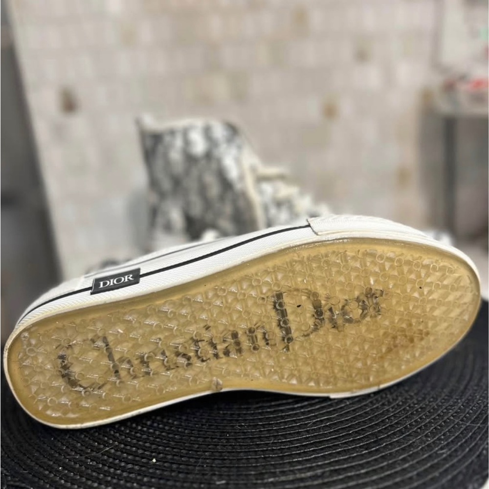 Christian Dior High Top shoes 5.5